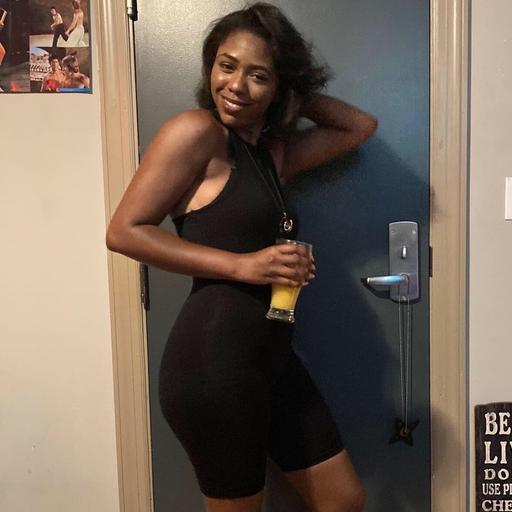 Meet your Posher, Malika